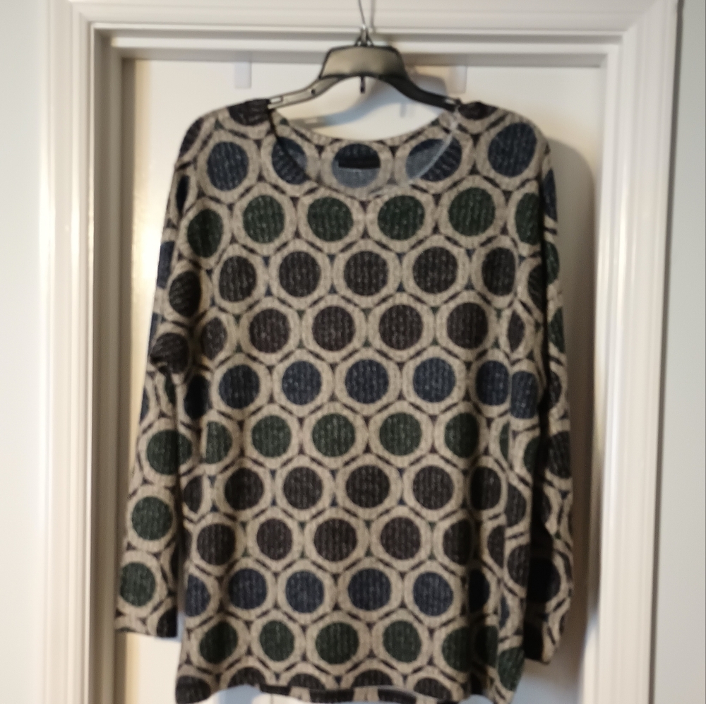 Soft thin tan sweater with grey, blue and green accents